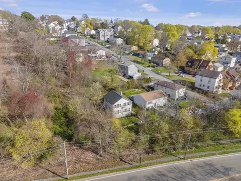 409 Crescent St, Fall River, MA 02720 photo 31