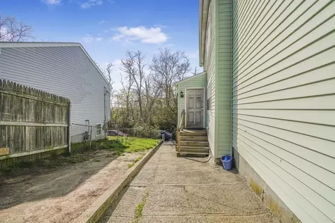 409 Crescent St, Fall River, MA 02720 photo 27
