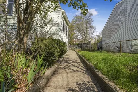 409 Crescent St, Fall River, MA 02720 photo 29