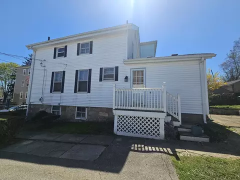 37 Smith St, Fall River, MA 02721 photo 2