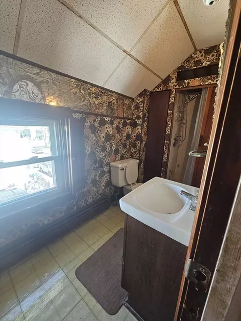 37 Smith St, Fall River, MA 02721 photo 13