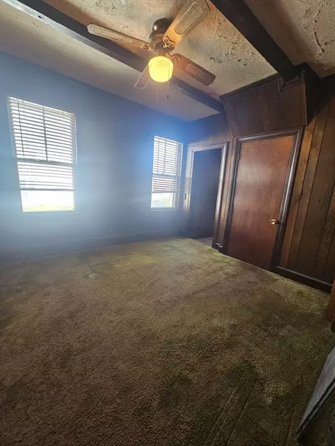37 Smith St, Fall River, MA 02721 photo 5