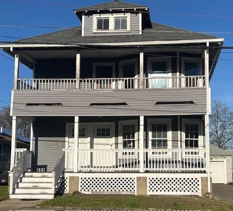 107 Myrtle St, Lynn, MA 01905