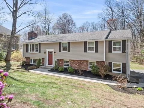 33 Atwood St, Southborough, MA 01772