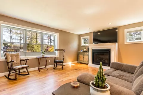 2 Fairway Dr, Buzzards Bay, MA 02532 photo 4