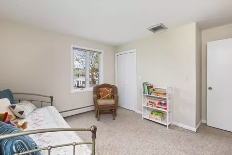 Bedroom - 7 Peter Cir, Marblehead, MA 01945 photo 6 of 8