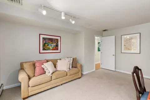 Bedroom - 7 Peter Cir, Marblehead, MA 01945 photo 1 of 8