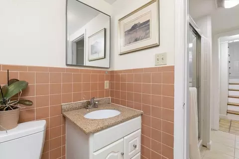 Bath - 7 Peter Cir, Marblehead, MA 01945 photo 5 of 5