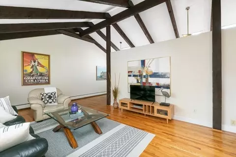 Living - 7 Peter Cir, Marblehead, MA 01945 photo 1 of 1