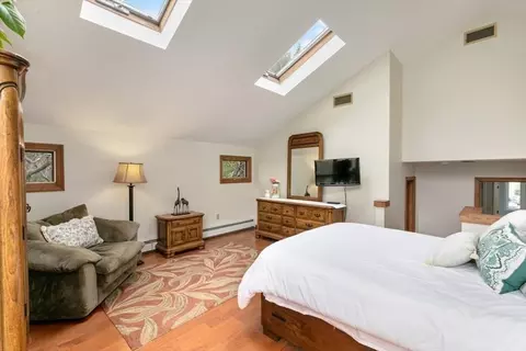 Bedroom - 7 Peter Cir, Marblehead, MA 01945 photo 4 of 8