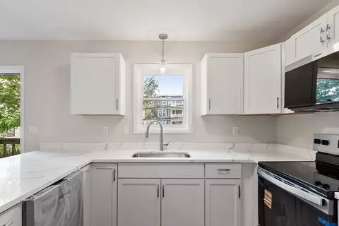 2 Howe Ter #11, Boston, MA 02125 photo 3