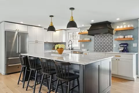 11 Old Oaken Bucket Rd, Norwell, MA 02061