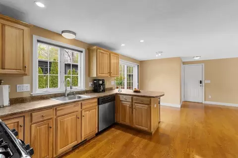 84 Tanager Rd, Attleboro, MA 02703 photo 16