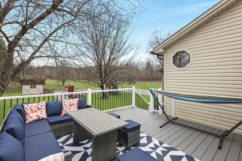 16 Pomeroy Meadow Rd, Easthampton, MA 01027 photo 32