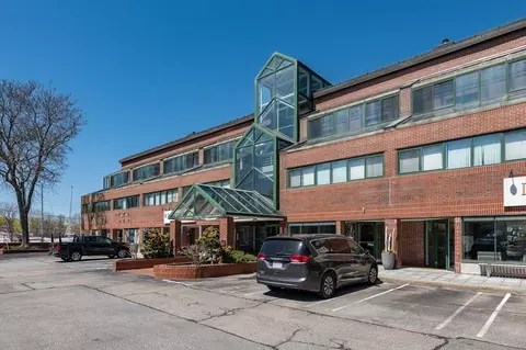 58 Merrimac St #2-2, Newburyport, MA 01950