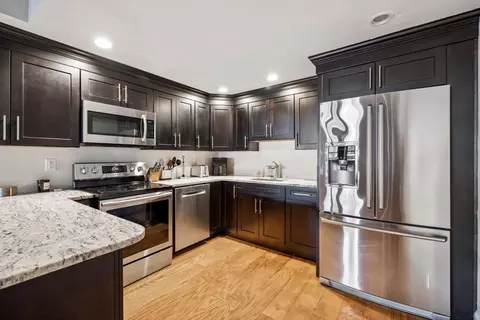57 Fulton St #4, Boston, MA 02109