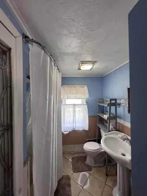 26 Miner St, Springfield, MA 01109 photo 6