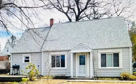 3 Camden St, South Hadley, MA 01075