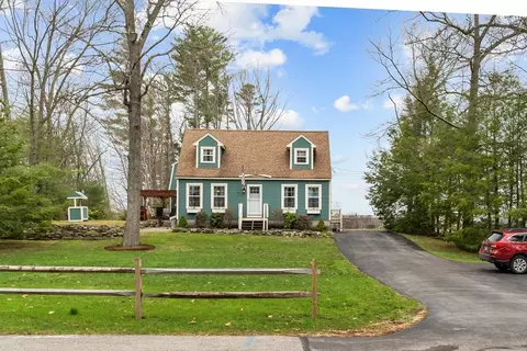 29 Beacon St, Amesbury, MA 01913