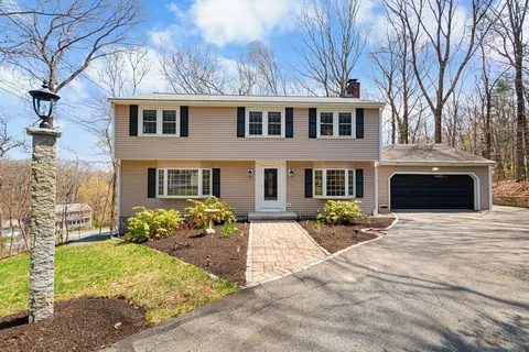 4 Kevin Cir, Framingham, MA 01701