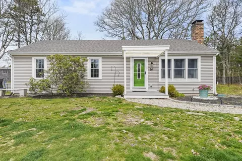 64 Lodengreen Dr, Falmouth, MA 02536