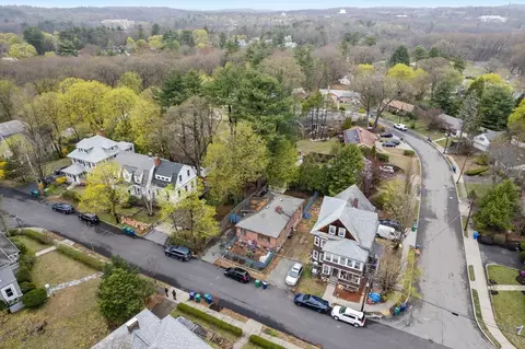 31 Chaske Ave, Newton, MA 02466