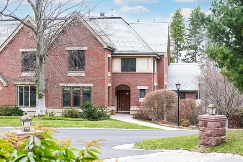 120 Seaver St #A103, Brookline, MA 02445