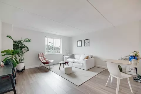30 Daniels St #202, Malden, MA 02148