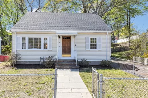 26 Arborfield Rd, Roslindale, MA 02131