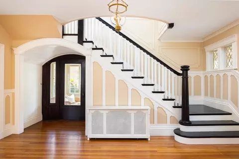 87 Crowninshield Rd, Brookline, MA 02446 photo 4