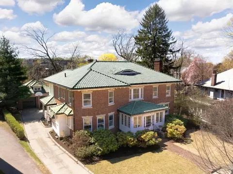 87 Crowninshield Rd, Brookline, MA 02446 photo 3