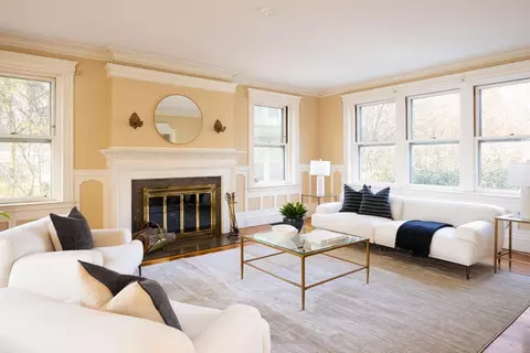 87 Crowninshield Rd, Brookline, MA 02446 photo 9