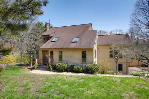 166 Willow Gate Rise, Holliston, MA 01746