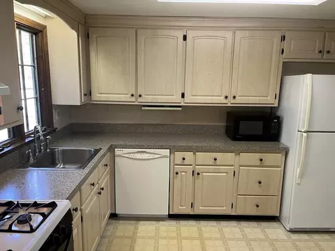 291 Ware St, Mansfield, MA 02048 photo 8