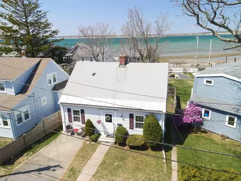 1 Hillcrest Ave, Nahant, MA 01908