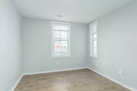 8 Pond St, Worcester, MA 01604 photo 15
