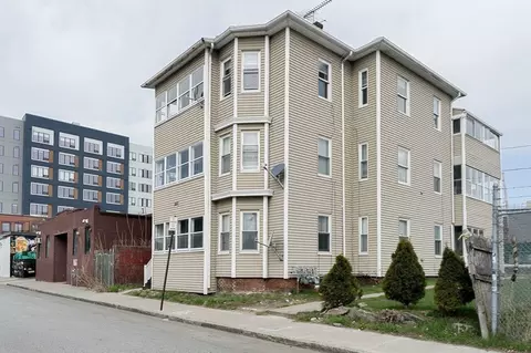 8 Pond St, Worcester, MA 01604 photo 3