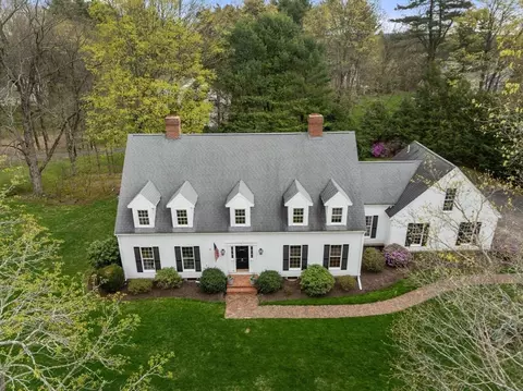 3 Main St, Dover, MA 02030