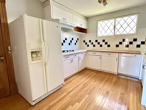 13 Circuit Ave E, Worcester, MA 01603 photo 9