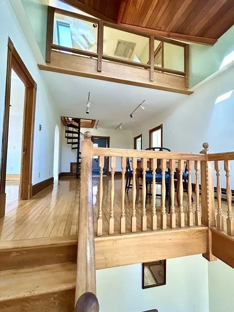 13 Circuit Ave E, Worcester, MA 01603 photo 4