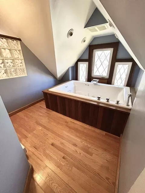 13 Circuit Ave E, Worcester, MA 01603 photo 17