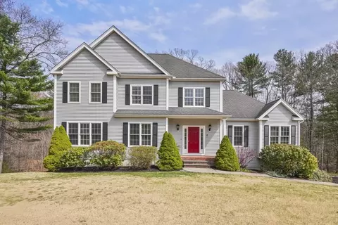 2 Stub Toe Ln, Milford, MA 01757