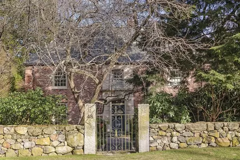 48 Prentiss Ln, Belmont, MA 02478