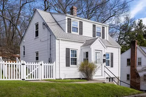 156 Suomi Rd, Quincy, MA 02169