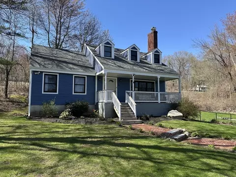 22 Old Stafford St, Charlton, MA 01507