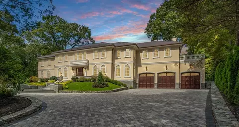 37 Radcliff Rd, Waban, MA 02468