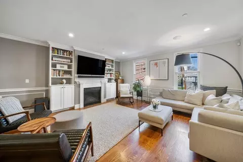 21 Salem St #1, Boston, MA 02129