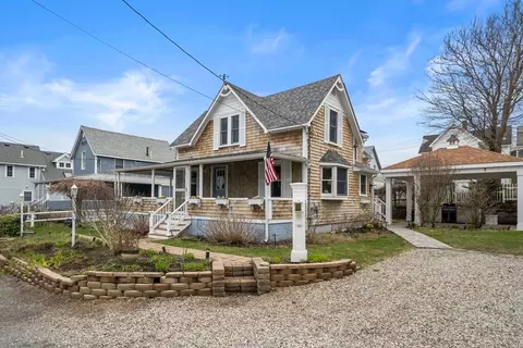 10 Avenue A, Plymouth, MA 02360