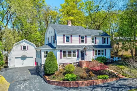 15 Hopkins St, Wakefield, MA 01880
