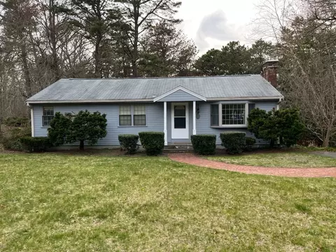 11 Acorn Rd, Dennis, MA 02638
